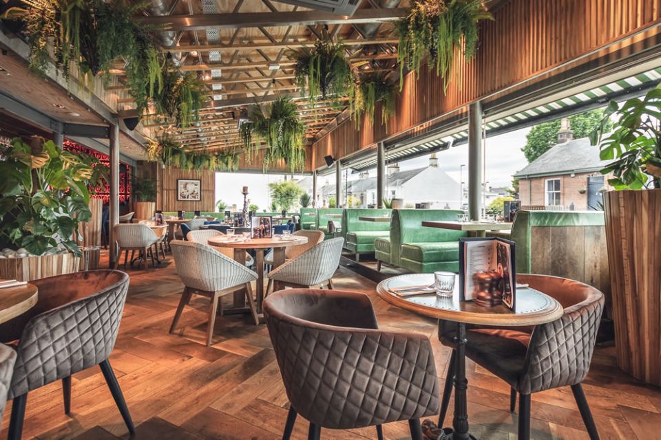 Blue Refrigeration Vic & The Vine, Prestwick Ayrshire Buzzworks Group